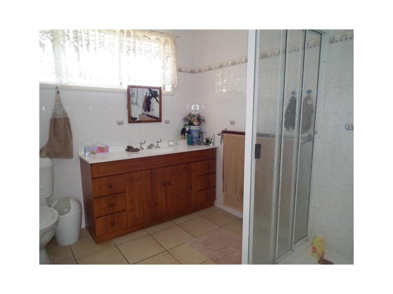42 Long Street, Point Vernon QLD 4655