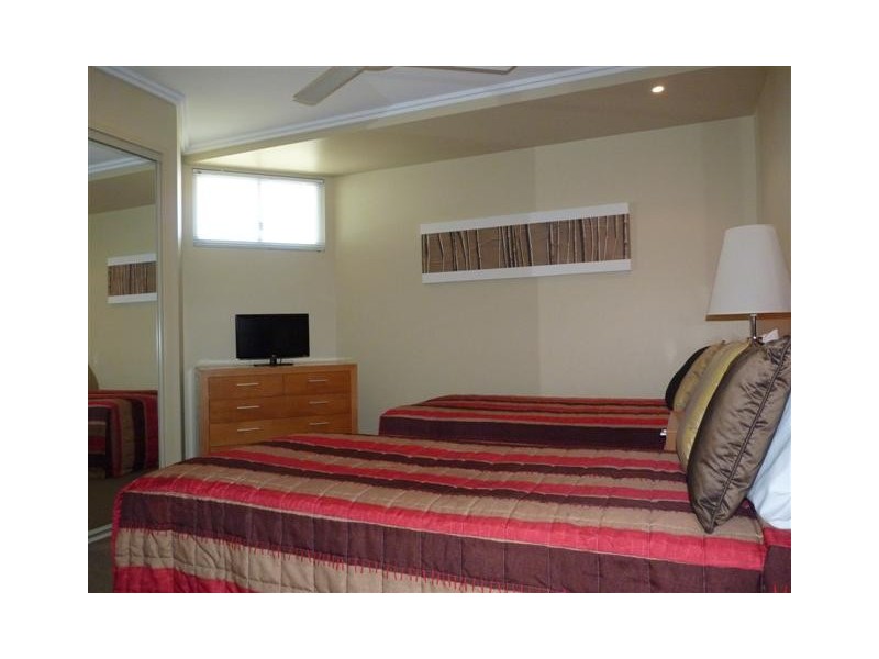 Unit 221/569 Esplanade, Urangan QLD 4655