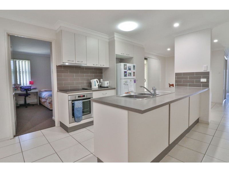 2/14 Bayley Court, Urraween QLD 4655