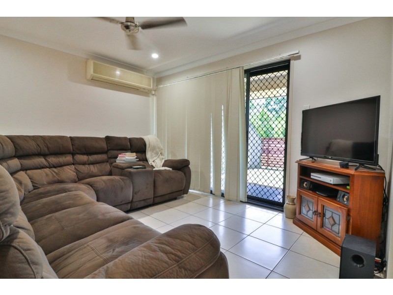 2/14 Bayley Court, Urraween QLD 4655