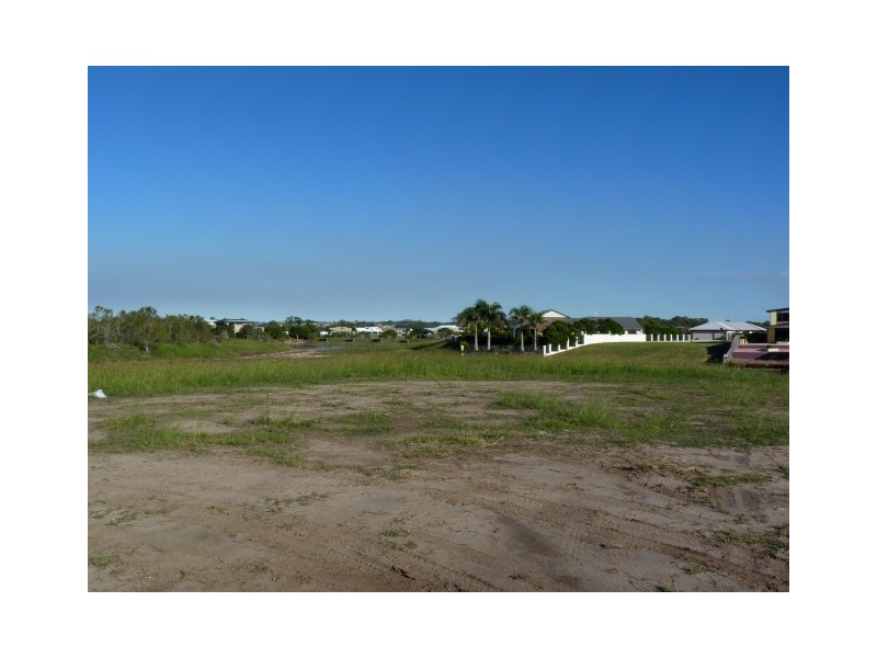 7 Kirra Court, Eli Waters QLD 4655