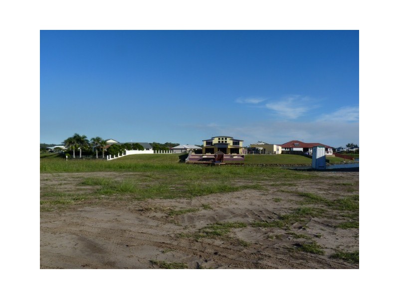 7 Kirra Court, Eli Waters QLD 4655