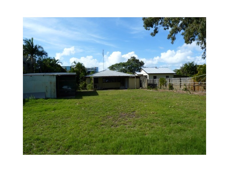 21 King Street, Urangan QLD 4655
