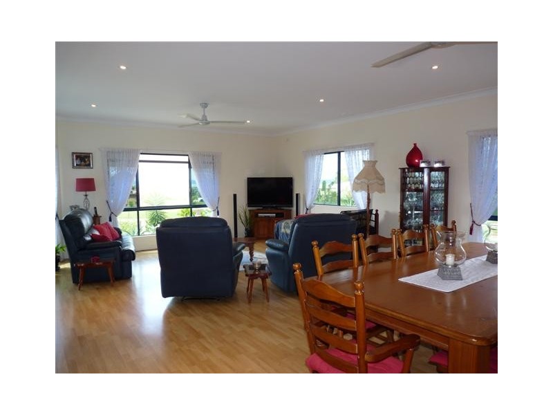 17 Cove Boulevard, River Heads QLD 4655