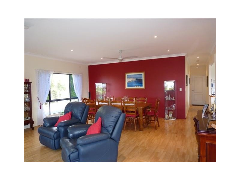 17 Cove Boulevard, River Heads QLD 4655