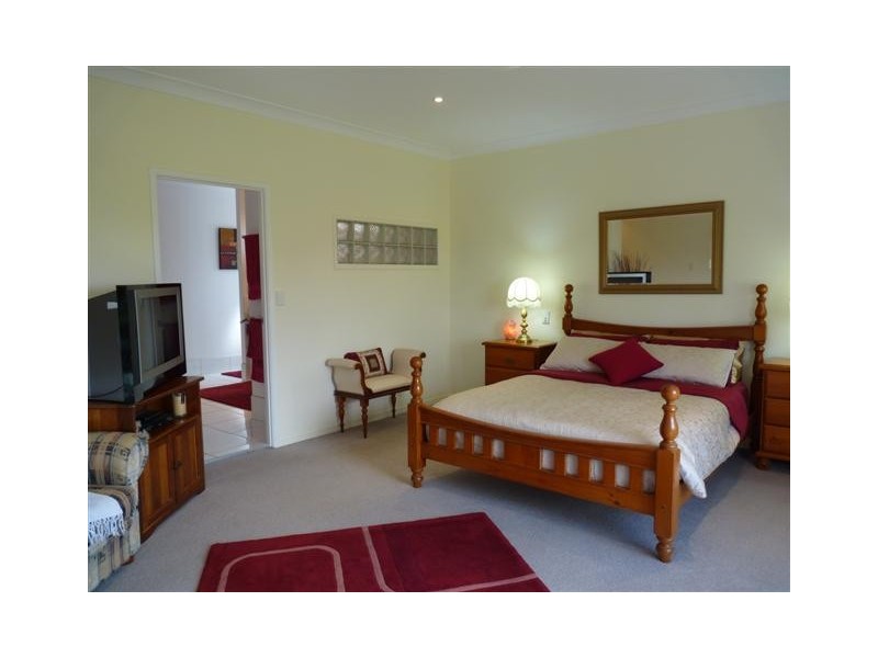 17 Cove Boulevard, River Heads QLD 4655