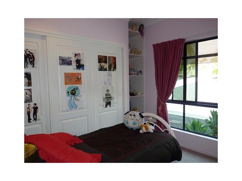 17 Cove Boulevard, River Heads QLD 4655