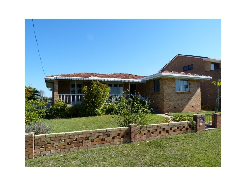 5 Barnstaple St, Torquay QLD 4655