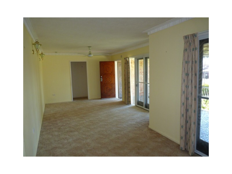 5 Barnstaple St, Torquay QLD 4655
