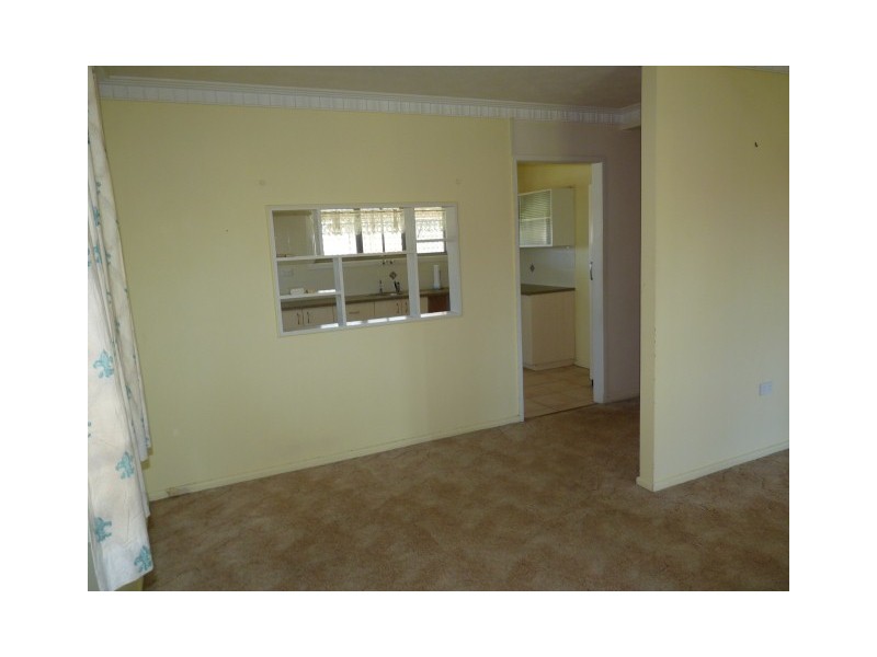 5 Barnstaple St, Torquay QLD 4655