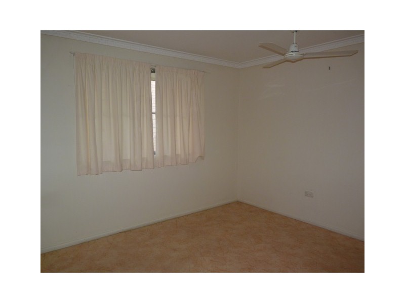 5 Barnstaple St, Torquay QLD 4655
