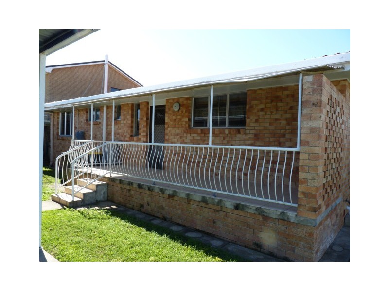 5 Barnstaple St, Torquay QLD 4655