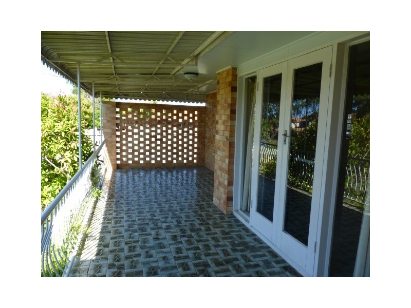 5 Barnstaple St, Torquay QLD 4655