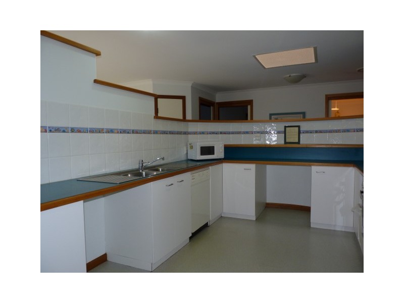 6 Pilot Street, Urangan QLD 4655