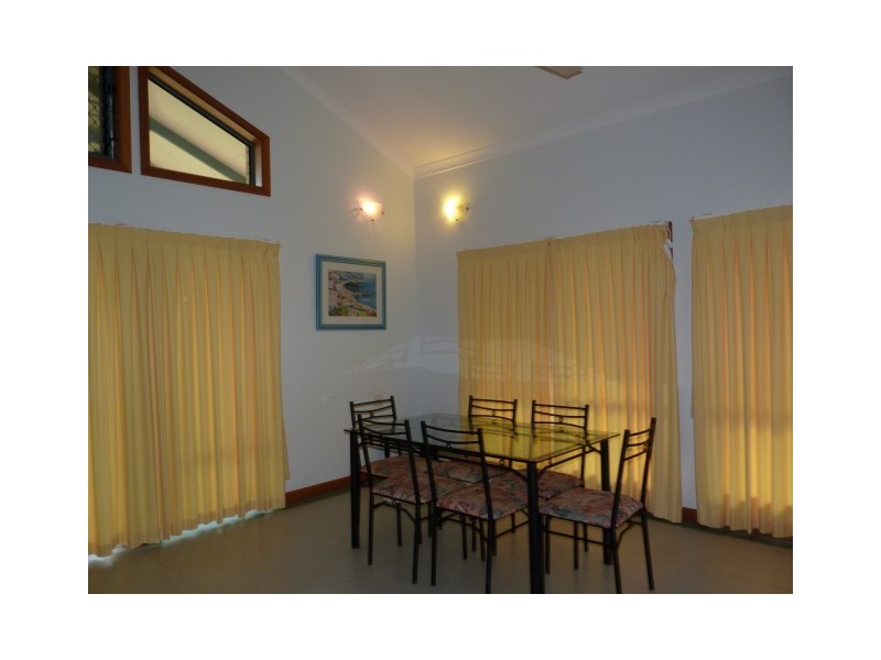 6 Pilot Street, Urangan QLD 4655