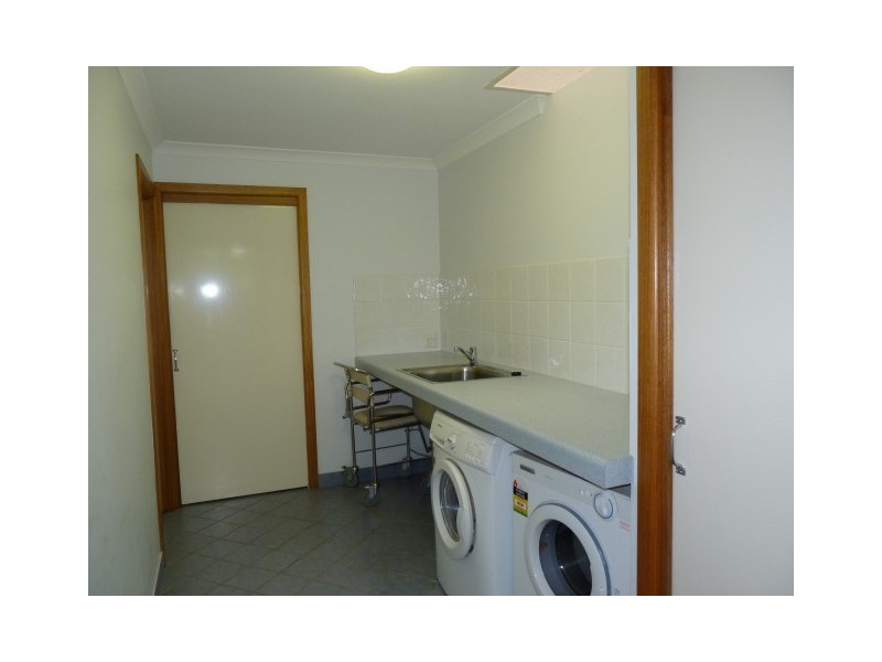6 Pilot Street, Urangan QLD 4655