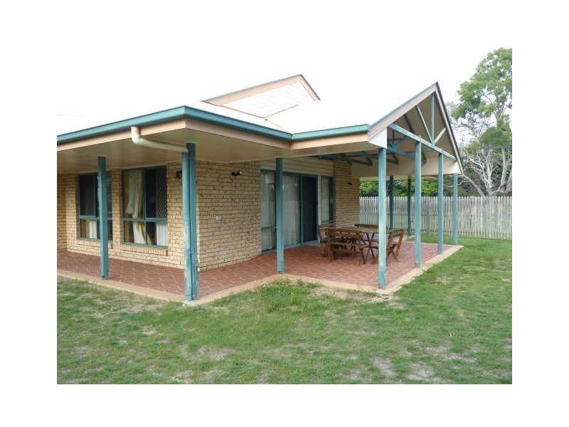 6 Pilot Street, Urangan QLD 4655