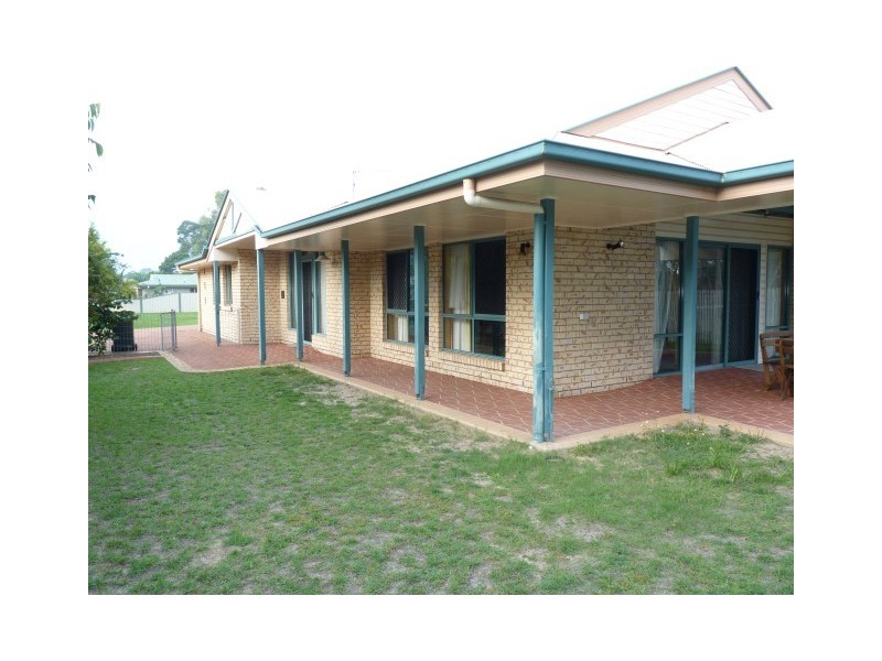 6 Pilot Street, Urangan QLD 4655