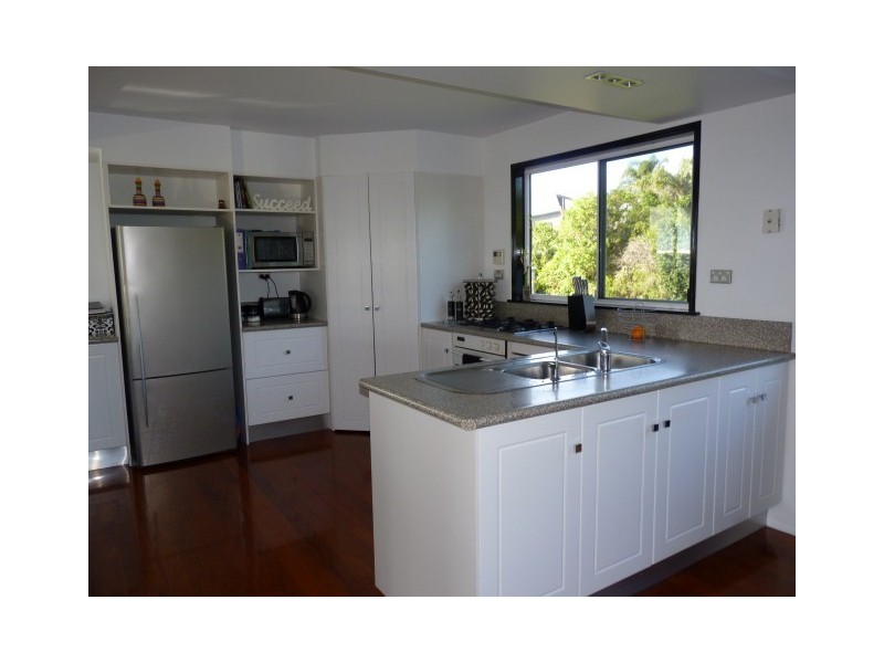 15 Waigani Ave, Kawungan QLD 4655