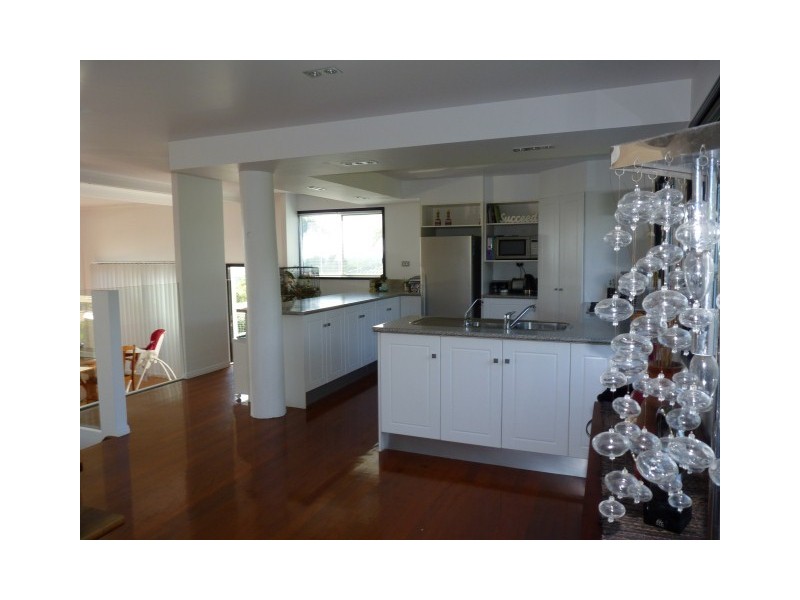 15 Waigani Ave, Kawungan QLD 4655