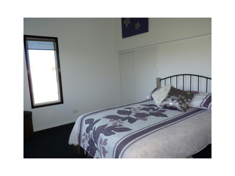 15 Waigani Ave, Kawungan QLD 4655