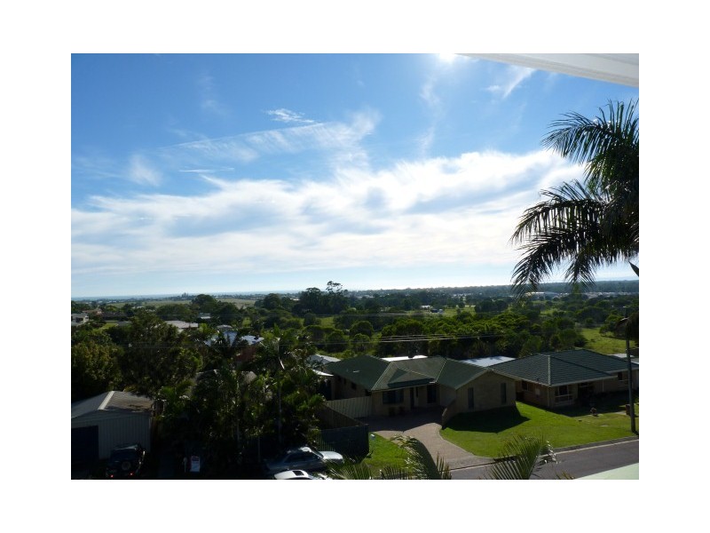 15 Waigani Ave, Kawungan QLD 4655