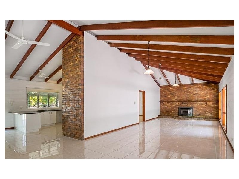 21 Barallen Close, Booral QLD 4655