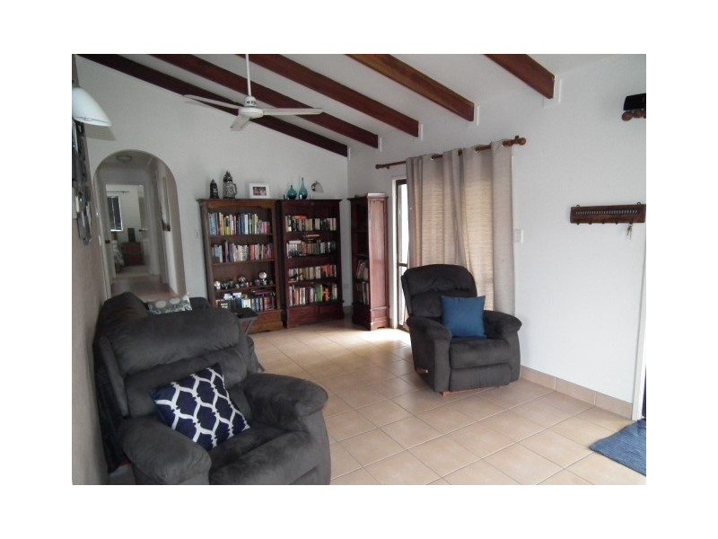 7 Par Court, Urraween QLD 4655