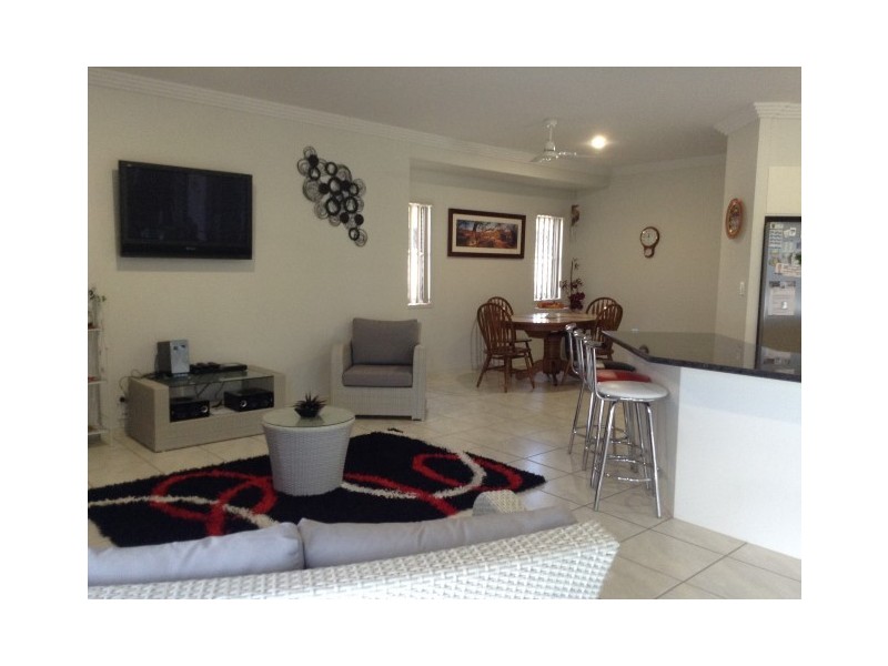13 Rochester Court, Urraween QLD 4655