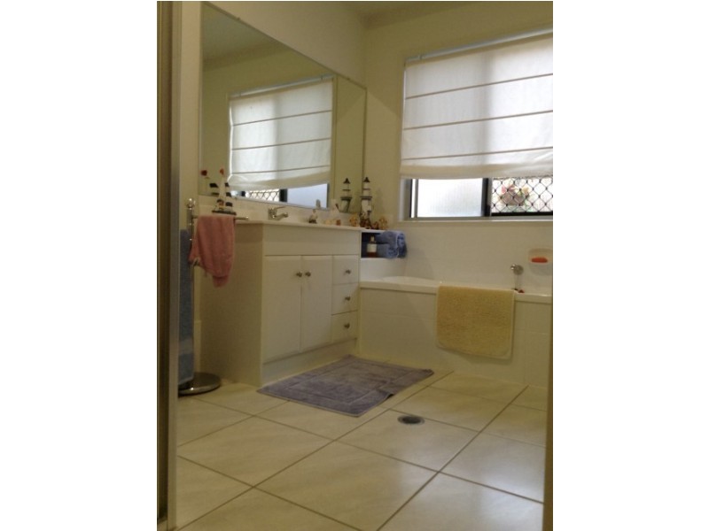 13 Rochester Court, Urraween QLD 4655