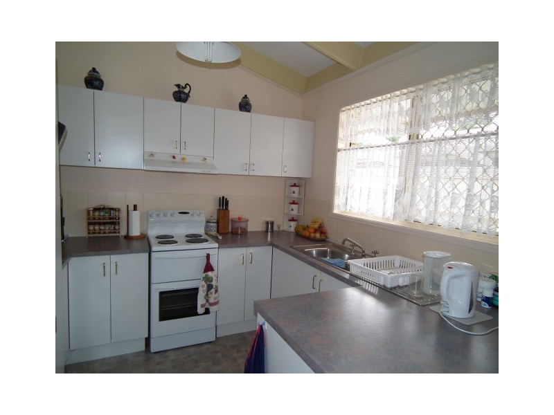 117 Hammond Street, Urangan QLD 4655