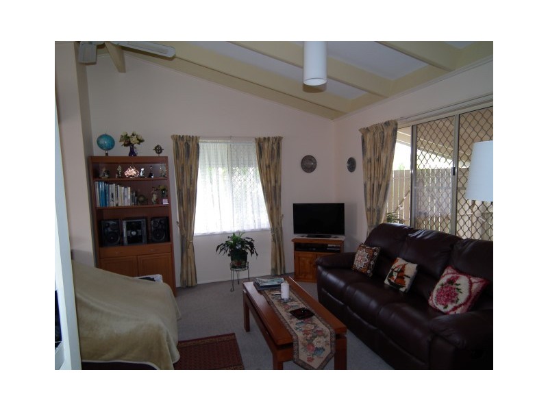 117 Hammond Street, Urangan QLD 4655