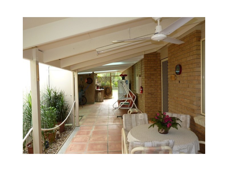 117 Hammond Street, Urangan QLD 4655