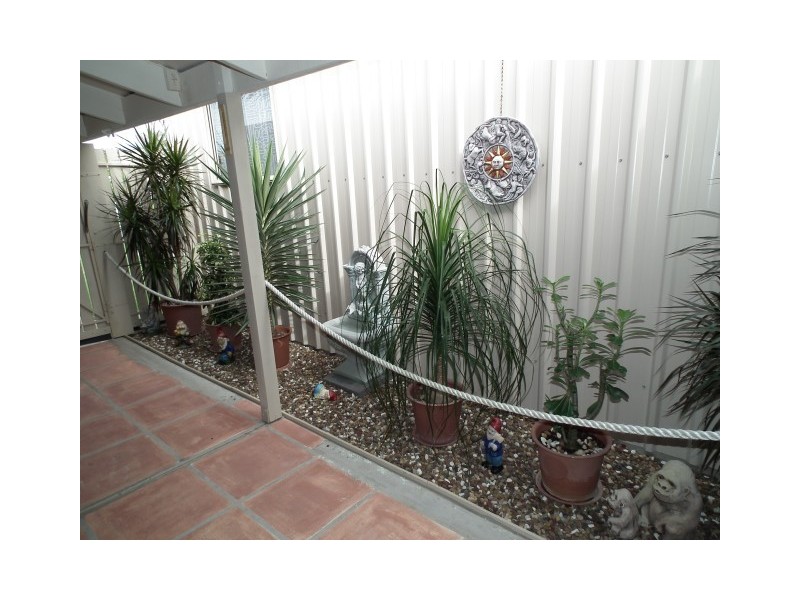 117 Hammond Street, Urangan QLD 4655
