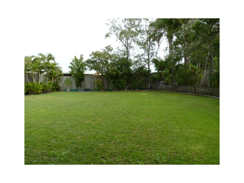 117 Hammond Street, Urangan QLD 4655