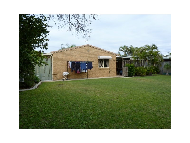117 Hammond Street, Urangan QLD 4655