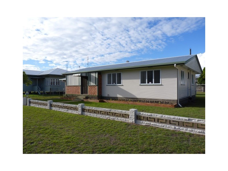 62 King Street, Urangan QLD 4655