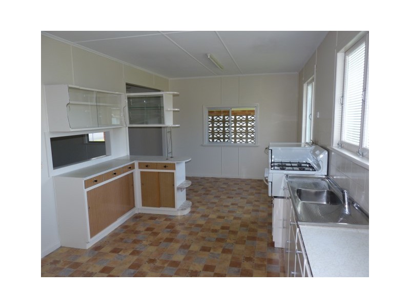 62 King Street, Urangan QLD 4655