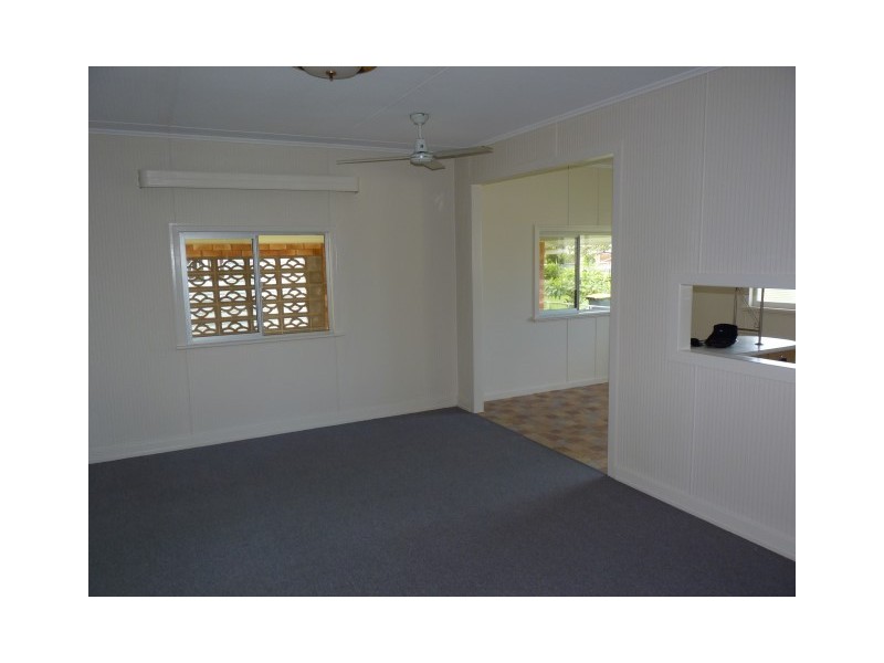62 King Street, Urangan QLD 4655
