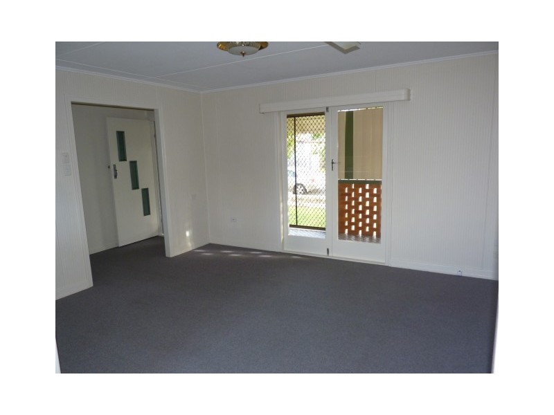 62 King Street, Urangan QLD 4655
