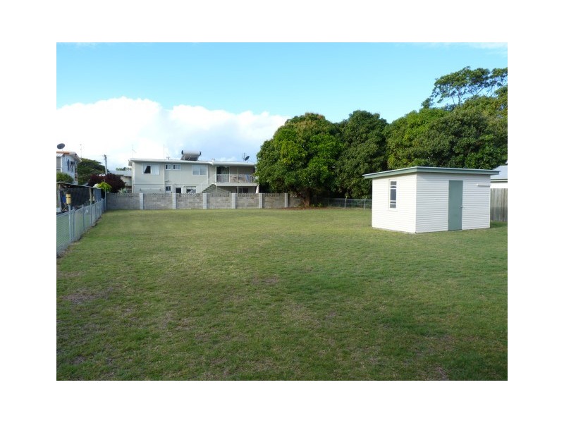 62 King Street, Urangan QLD 4655