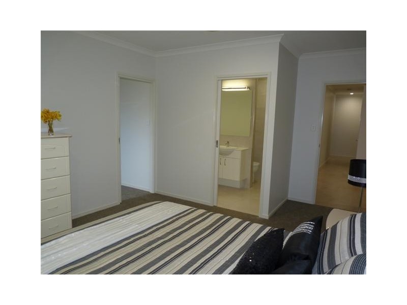 7 Belleni Court, Point Vernon QLD 4655