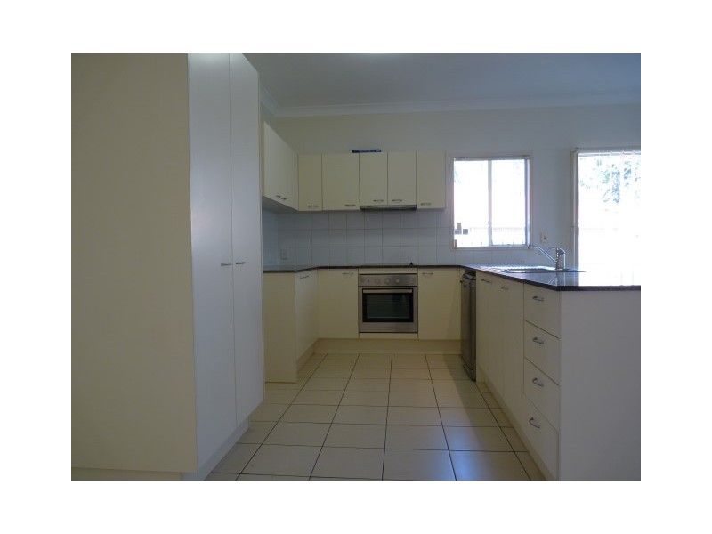 20 Whipbird Court, Urangan QLD 4655