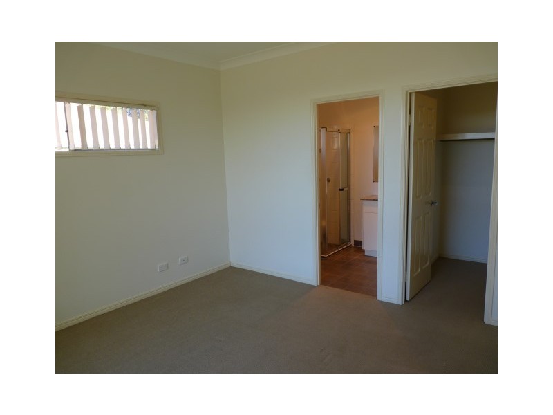 20 Whipbird Court, Urangan QLD 4655