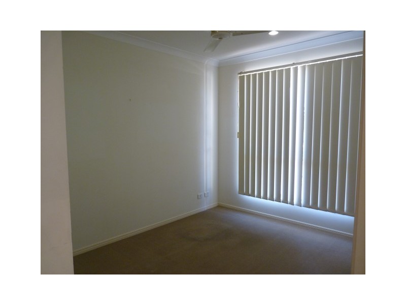 20 Whipbird Court, Urangan QLD 4655