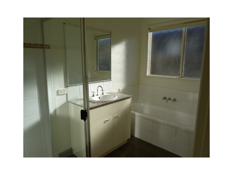 20 Whipbird Court, Urangan QLD 4655