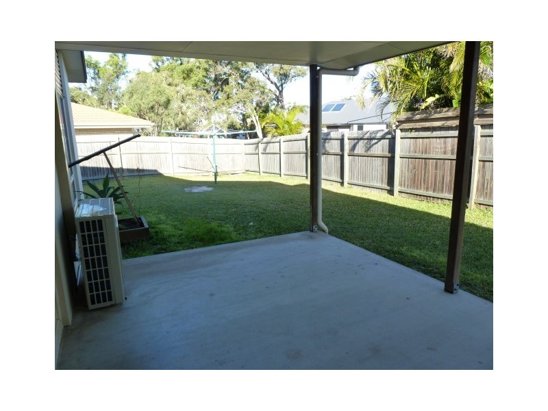 20 Whipbird Court, Urangan QLD 4655