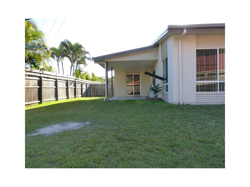 20 Whipbird Court, Urangan QLD 4655