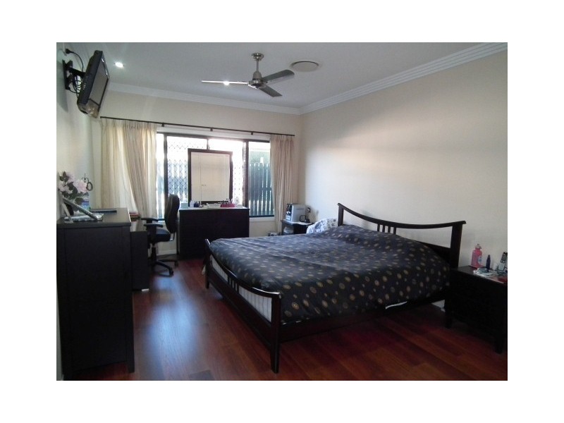 2 Kemble Way, Urraween QLD 4655