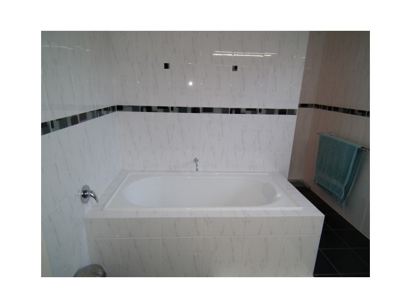 2 Kemble Way, Urraween QLD 4655
